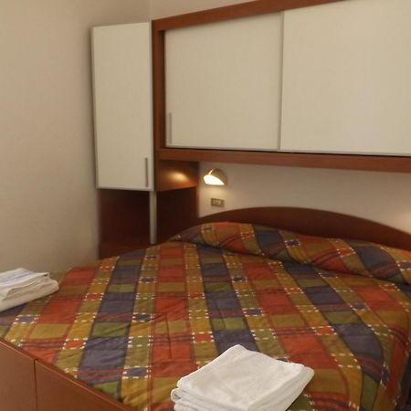 Hotel La Vela Bellaria-Igea Marina Oda fotoğraf