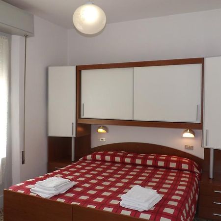 Hotel La Vela Bellaria-Igea Marina Oda fotoğraf
