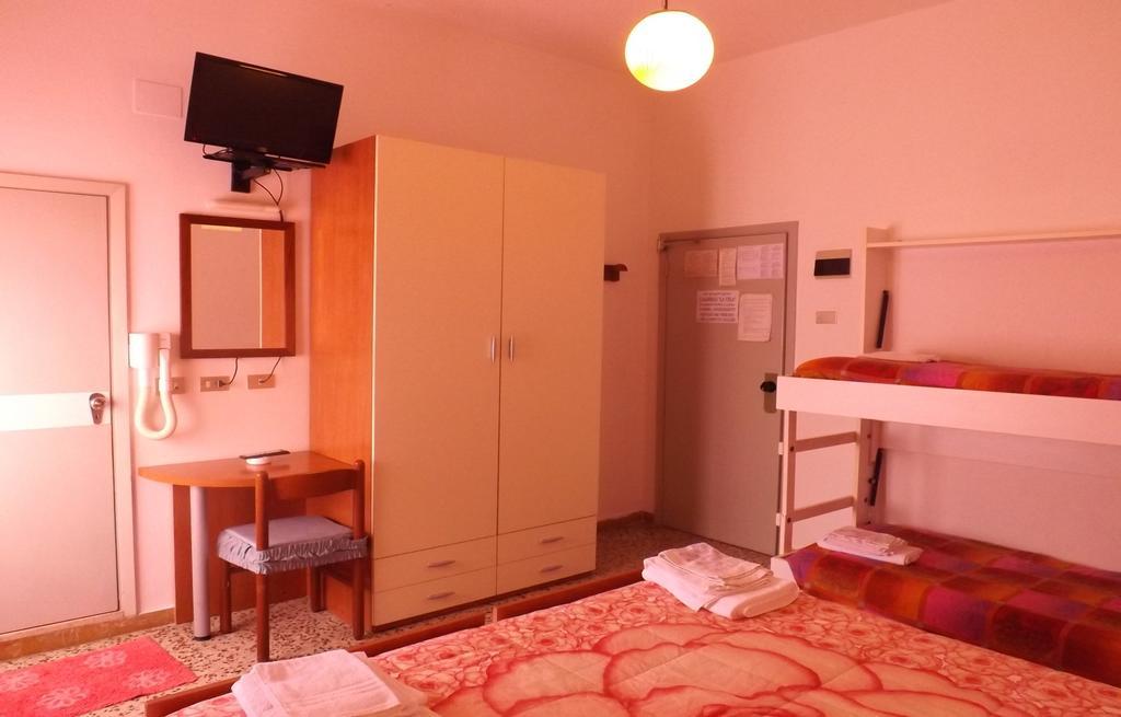 Hotel La Vela Bellaria-Igea Marina Oda fotoğraf