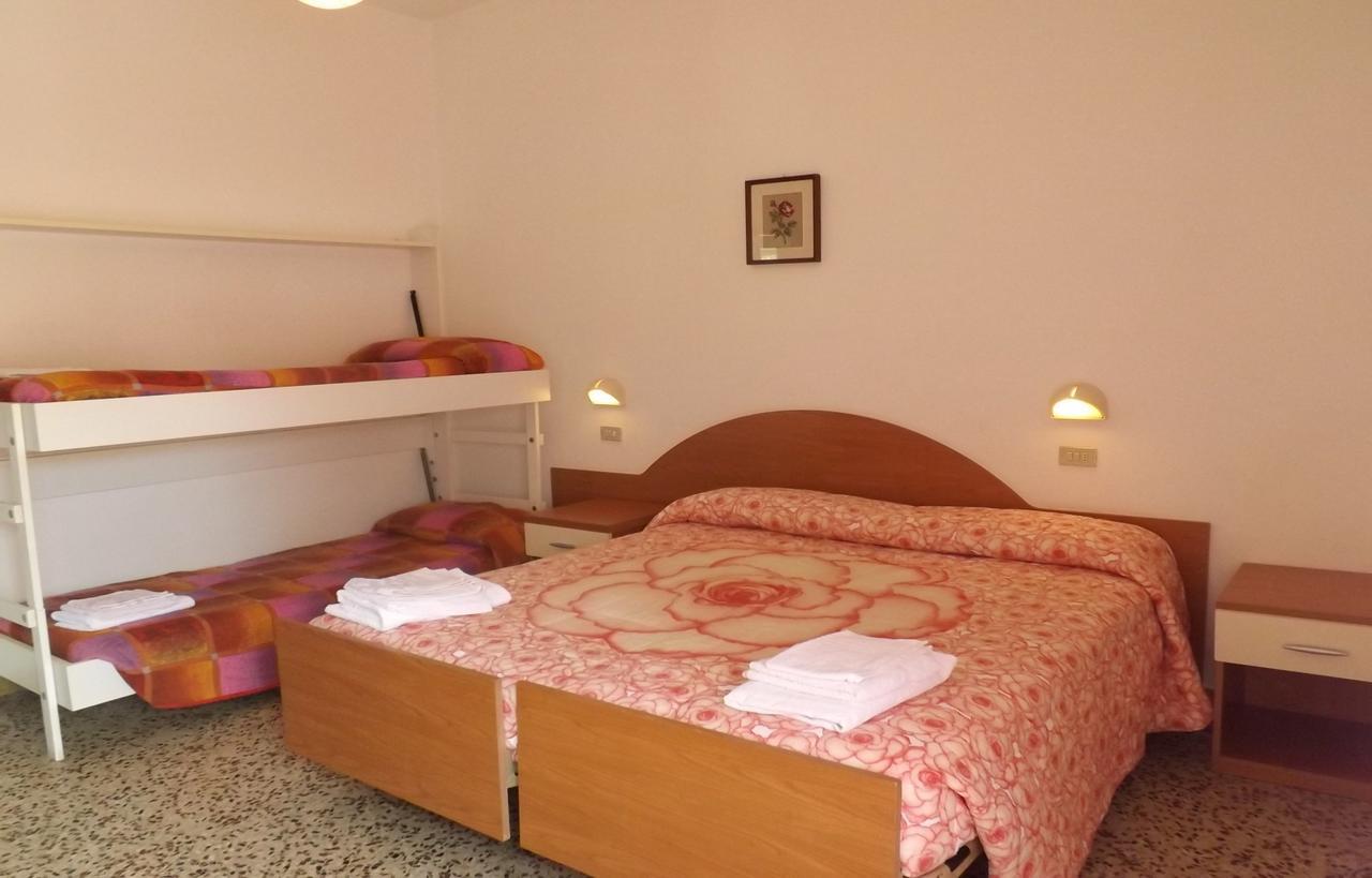 Hotel La Vela Bellaria-Igea Marina Oda fotoğraf